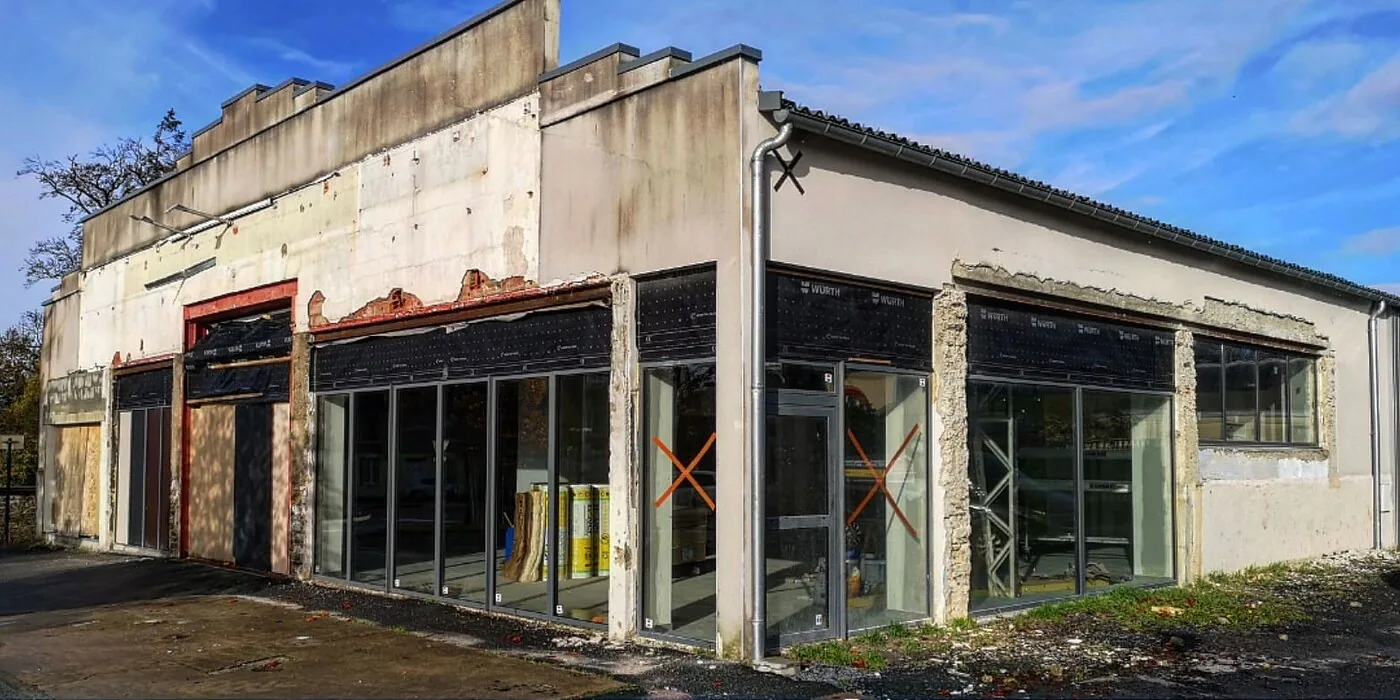 Local commercial, façade rénovée : avant les travaux